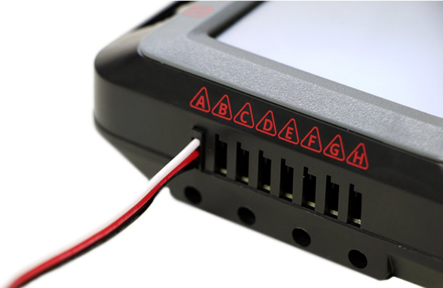 แผนภาพแสดงการตั้งค่า V5 Workcell สำหรับอาชีวศึกษาและเทคนิค โดยแสดงส่วนประกอบที่สำคัญและการจัดเรียงเพื่อให้ใช้งานได้อย่างเหมาะสมที่สุด