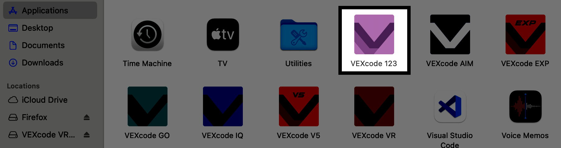 يظهر رمز تطبيق VEXcode 123 في مجلد التطبيقات.