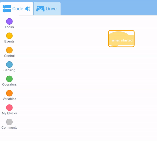 작업 공간에서 시작 시 블록이 강조 표시된 VEXcode GO 인터페이스입니다. A 키를 누르면 강조 표시된 상자가 커지면서 스택이 선택되었음을 나타냅니다.