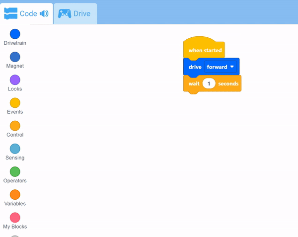 When Started 블록, Drive 블록, Wait 블록으로 구성된 블록 스택을 갖춘 VEXcode GO 인터페이스입니다. 커서 막대는 스택의 맨 아래에 있습니다. 도구 상자를 열고 드라이브 헤딩 감지 블록을 추가했지만, 스택의 맨 아래에 부착할 수 없기 때문에 대신 따로 배치했습니다.