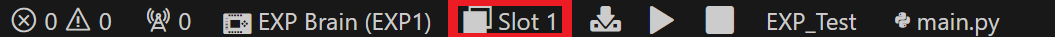 VS Code rīkjoslā ir iezīmēta slota atlasītāja ikona. Slota atlasītājs rāda atlasīto slotu pievienotajā VEX smadzenēs, kurā lejupielādēt, un šajā piemērā tas ir 1. slots.