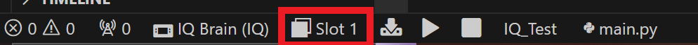 VS Code rīkjoslā ir iezīmēta slota atlasītāja ikona. Slota atlasītājs rāda atlasīto slotu pievienotajā VEX smadzenēs, kurā lejupielādēt, un šajā piemērā tas ir 1. slots.