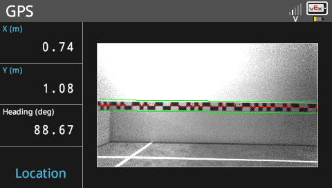 Die GPS-Geräteinformationen auf dem V5-Gehirnbildschirm zeigen die Bildansicht rechts, wo der Feldcode in einer hellen, gut beleuchteten Umgebung deutlich angezeigt wird. Die links angezeigten Daten lauten X 0,74 m, Y 1,08 m und Kurs 88,67 Grad.