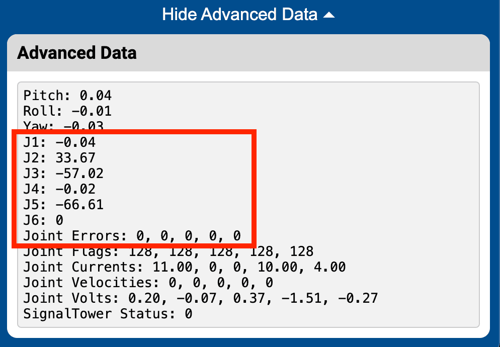 Esimerkki lisätiedoista näkyy Teach Pendantin alaosassa. 6-akselisen varren data-arvot näytetään, ja taulukon liitosarvot J1–J6 ja liitosvirheet on korostettu punaisella laatikolla, mikä osoittaa, mitä liitoksia testattaessa on otettava huomioon.
