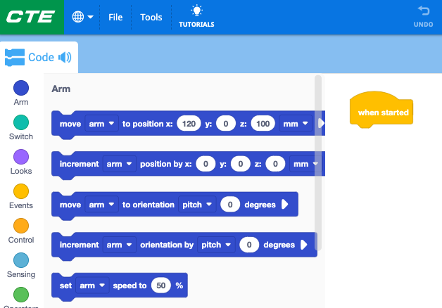 VEXcode インターフェースは左上隅を拡大表示し、ツールバーの左端に CTE ロゴが表示されました。