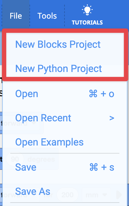 Nabídka Soubor ve VEXcode AIM se otevře s horními dvěma možnostmi zvýrazněnými v červeném rámečku s nápisy Nový blokový projekt a Nový textový projekt.