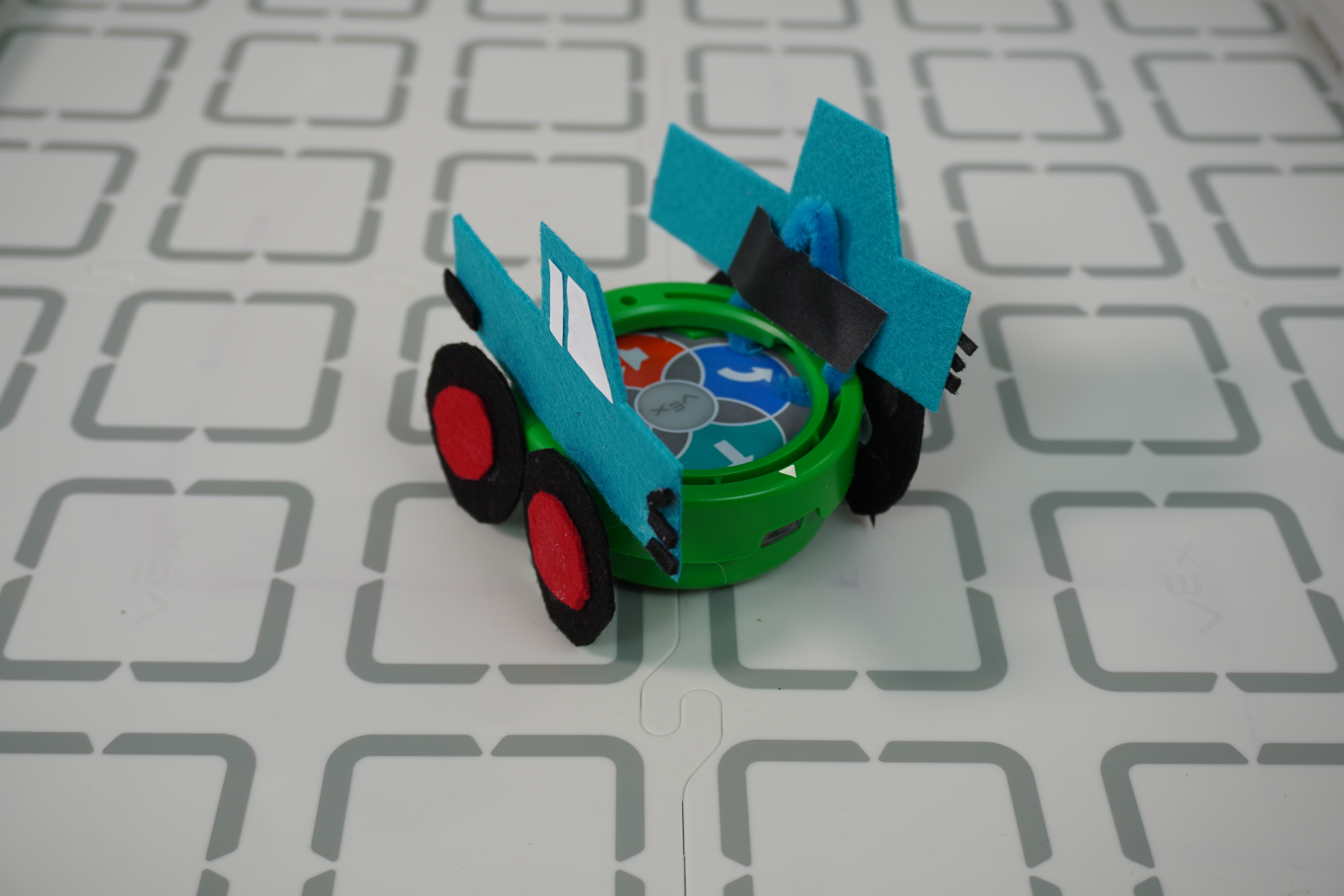 Vue latérale d'un exemple de conception de véhicule d'un camion attaché à l'Art Ring.