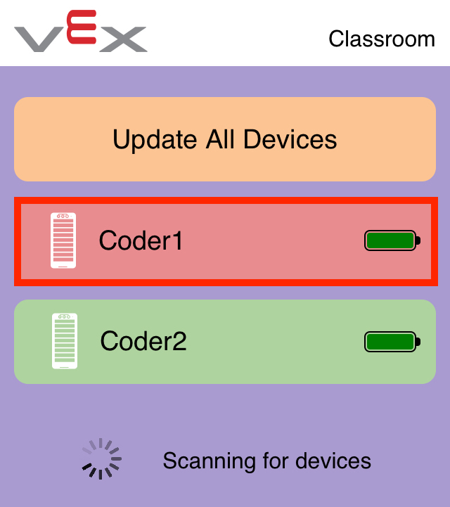 VEX Classroom App ekrānuzņēmums ar diviem savienotiem kodētājiem, kas parādīti sarakstā. Viens kodētājs ir parādīts zaļā krāsā, kas nozīmē, ka tas ir atjaunināts, bet otrs ir izcelts un parādīts sarkanā krāsā, kas nozīmē, ka tas ir jāatjaunina.