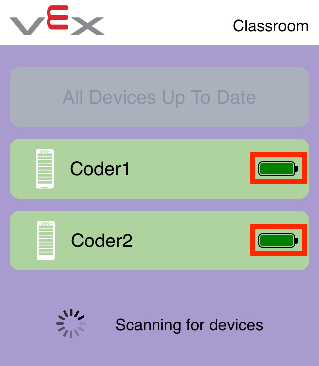 Скриншот приложения VEX Classroom с двумя подключенными программистами в списке. Значок батареи каждого кодера справа от его имени подсвечивается.
