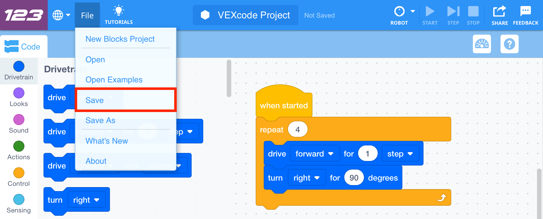VEXcode 123 Toolbar, jossa Tiedosto-valikko on auki ja Tallenna-vaihtoehto korostettuna. Tallenna on valikon neljäs vaihtoehto Uusi lohkoprojekti, Avaa ja Avaa esimerkit alla.