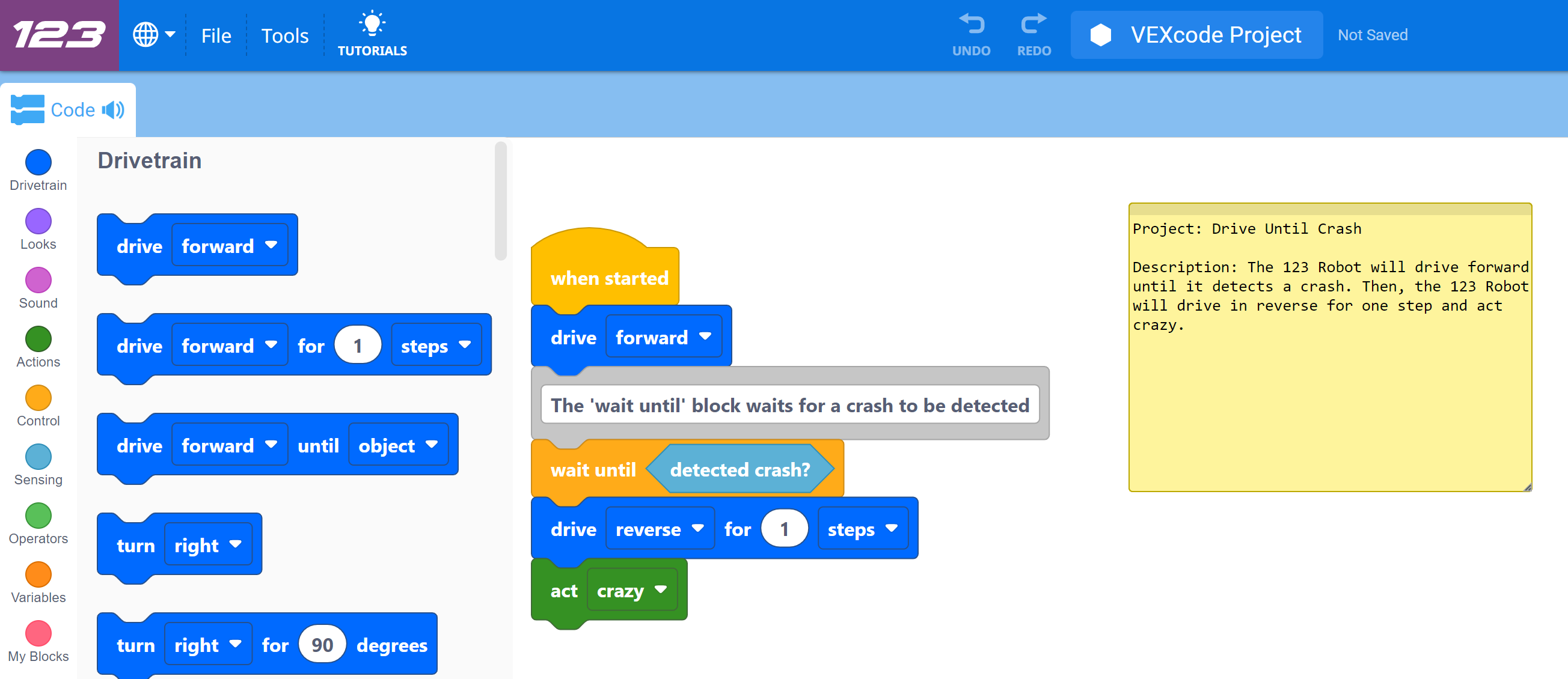تم فتح VEXcode 123 مع مشروع مثال، بما في ذلك مجموعة من كتل التعليمات البرمجية وملاحظة تحتوي على وصف للمشروع.
