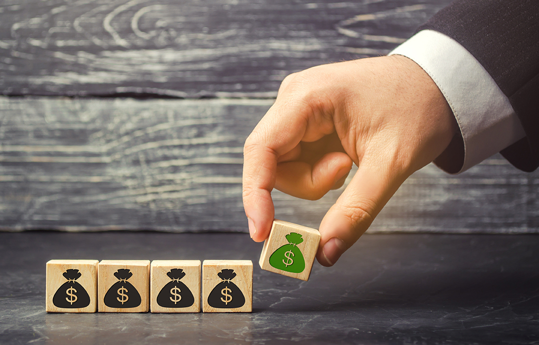 VEX Robotics ナレッジ ベースで利用できる教育リソースとツールを示す図。学習体験を強化するためのさまざまなカテゴリとリンクを紹介しています。