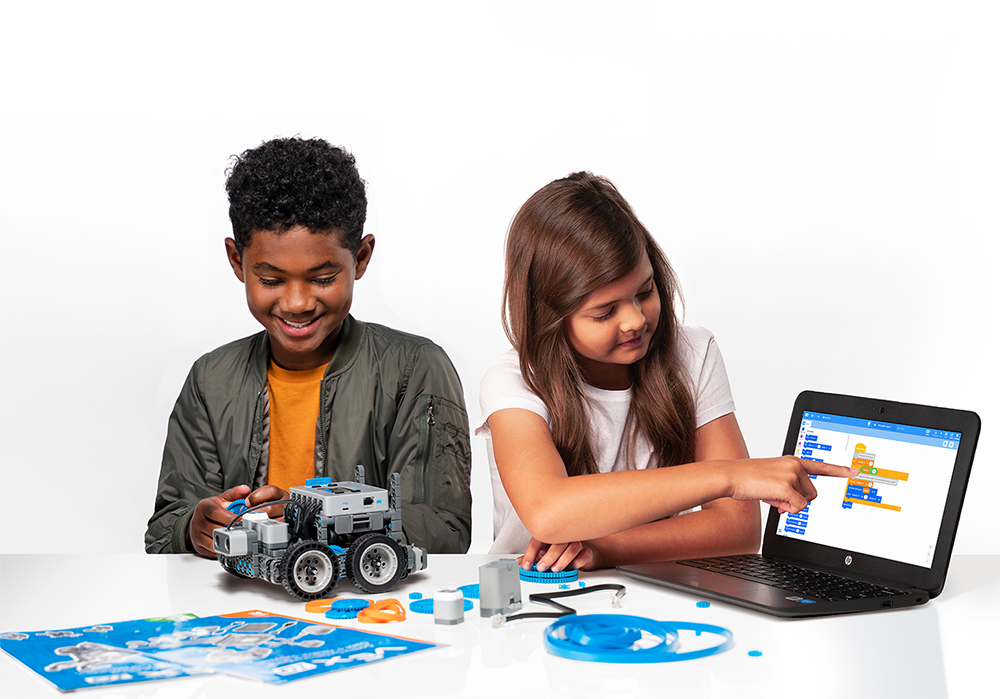 ชุดหุ่นยนต์เพื่อการศึกษา VEX IQ ประกอบไปด้วยส่วนประกอบและเครื่องมือต่างๆ สำหรับการสร้างและการเขียนโปรแกรมหุ่นยนต์ ออกแบบมาเพื่อการเรียนรู้เชิงปฏิบัติในด้านการศึกษา STEM