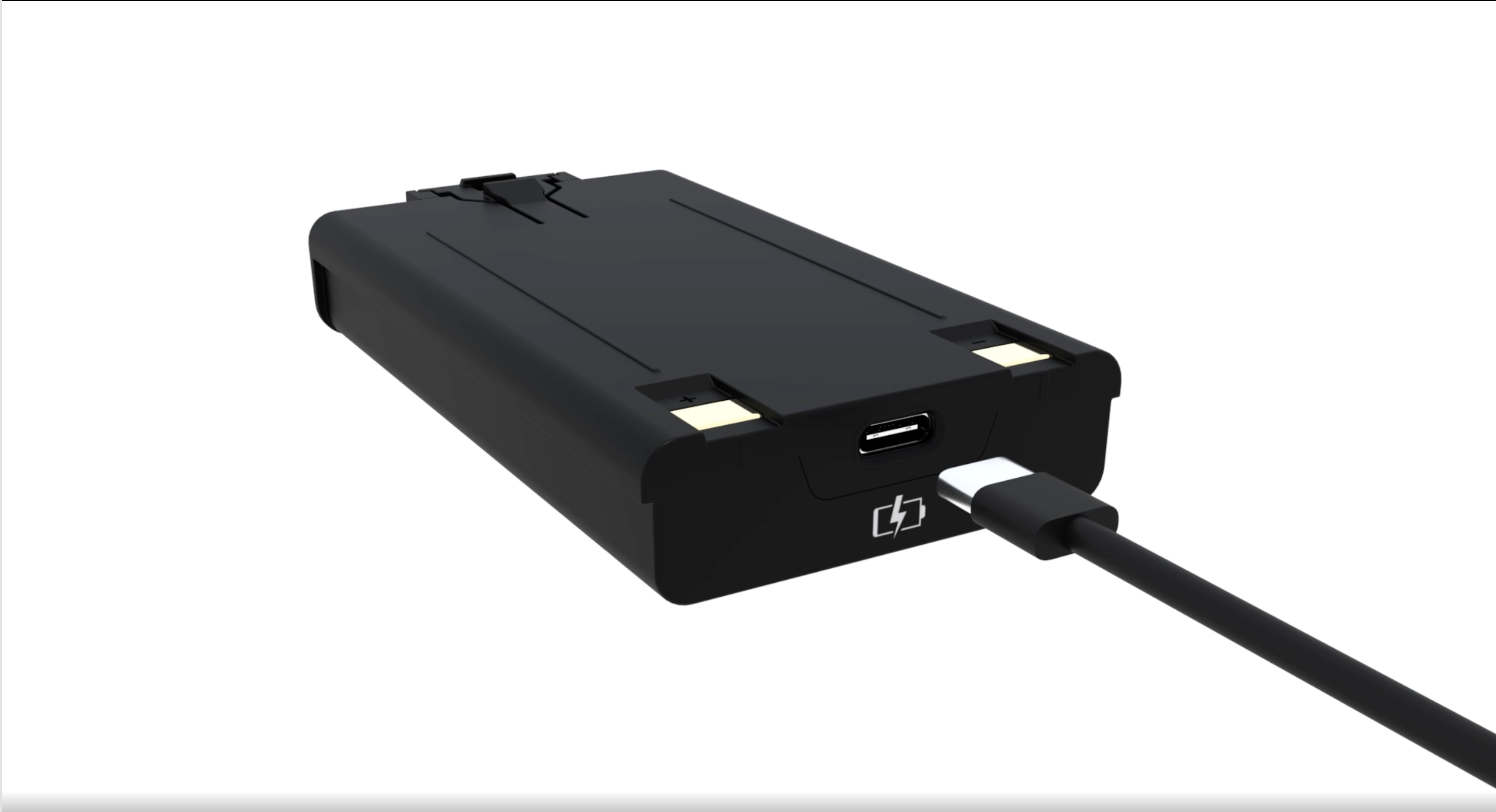 La batería EXP se muestra cargándose con un cable USB C.