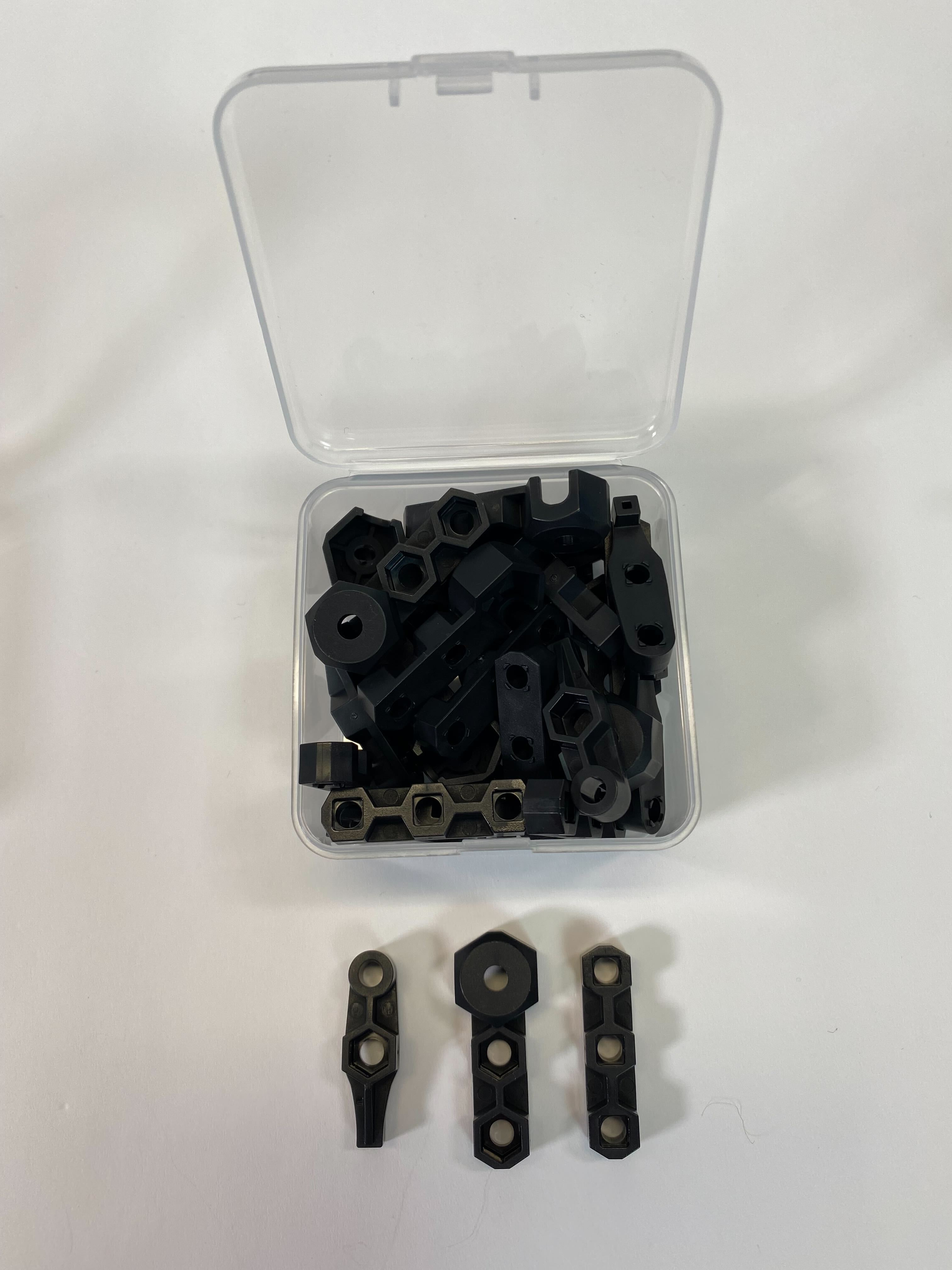 Jewelcase mit zusätzlichen Lagerteilen.