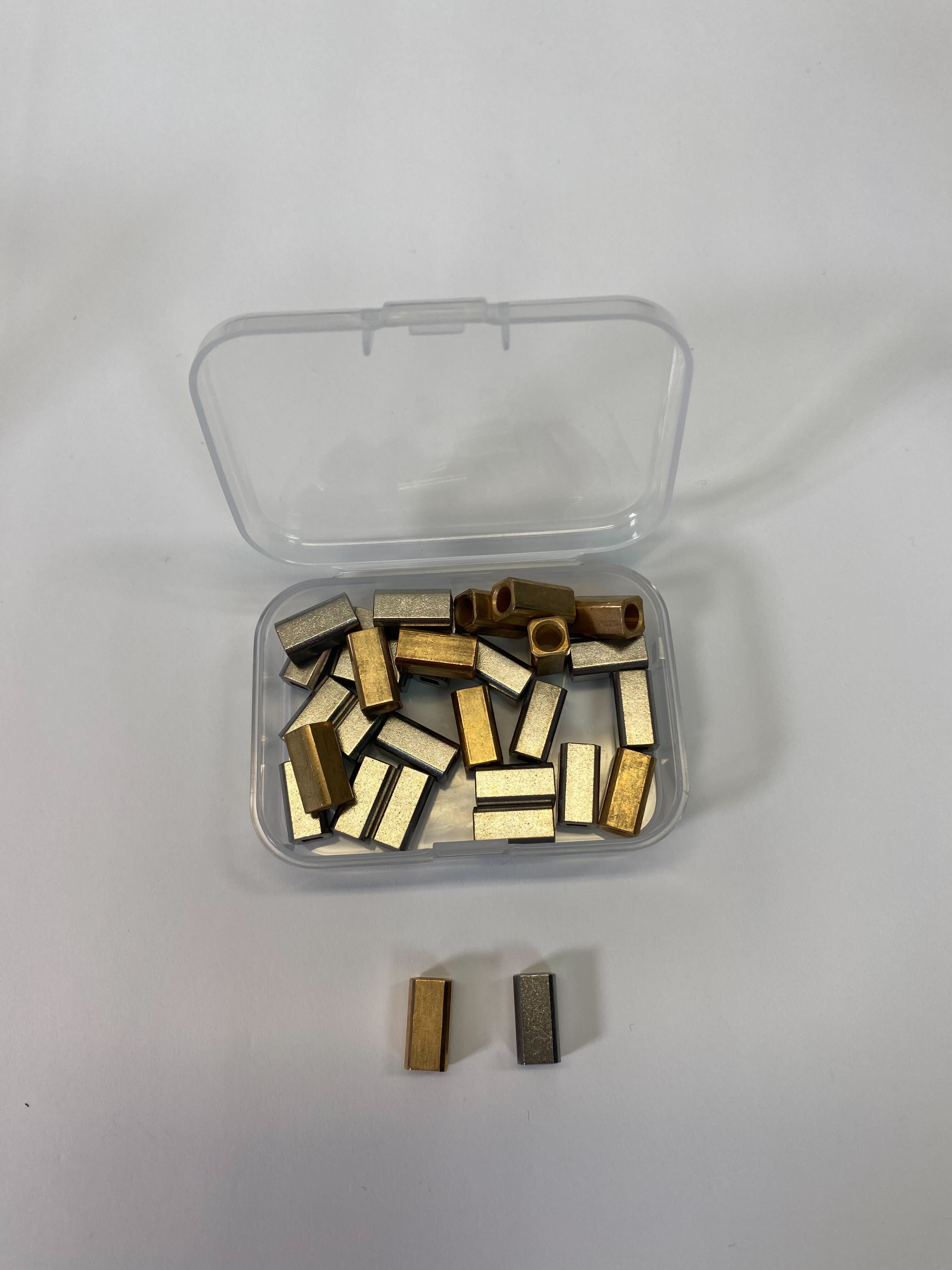 Estojo para joias com peças extra de adaptador de eixo de alta resistência.