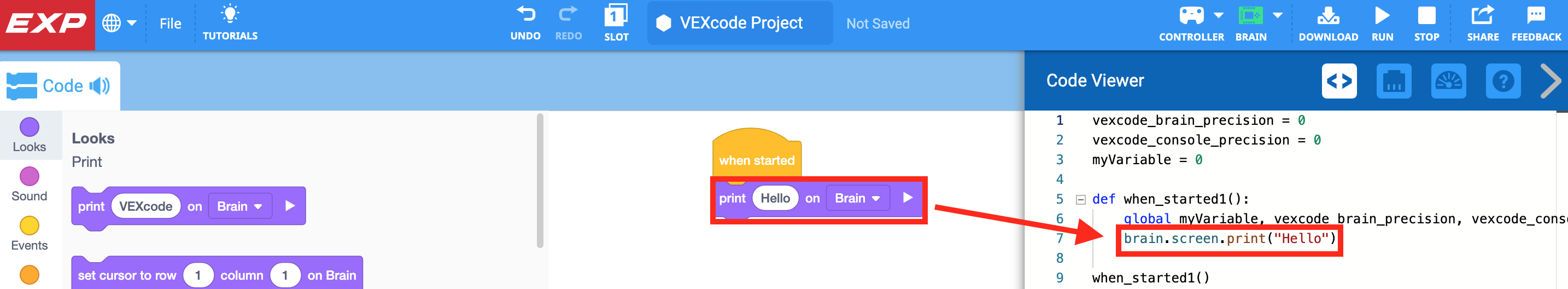Code Viewer мәзірі ашық және жобаның Python нұсқасын көрсетеді. Print (Басып шығару) блогына сәйкес келетін код жолы бөлектеліп, команда brain.screen.print(Hello) деп оқиды.