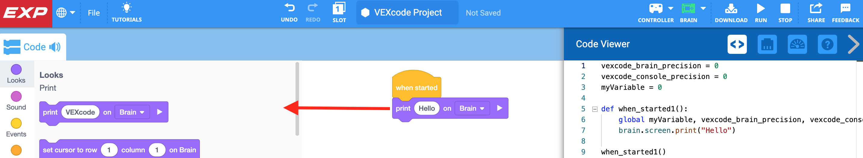 একই VEXcode EXP ব্লক প্রজেক্ট, এখন একটি তীরচিহ্ন সহ নির্দেশ করে যে প্রিন্ট ব্লকটি টুলবক্সে টেনে ফেলে দেওয়া উচিত।