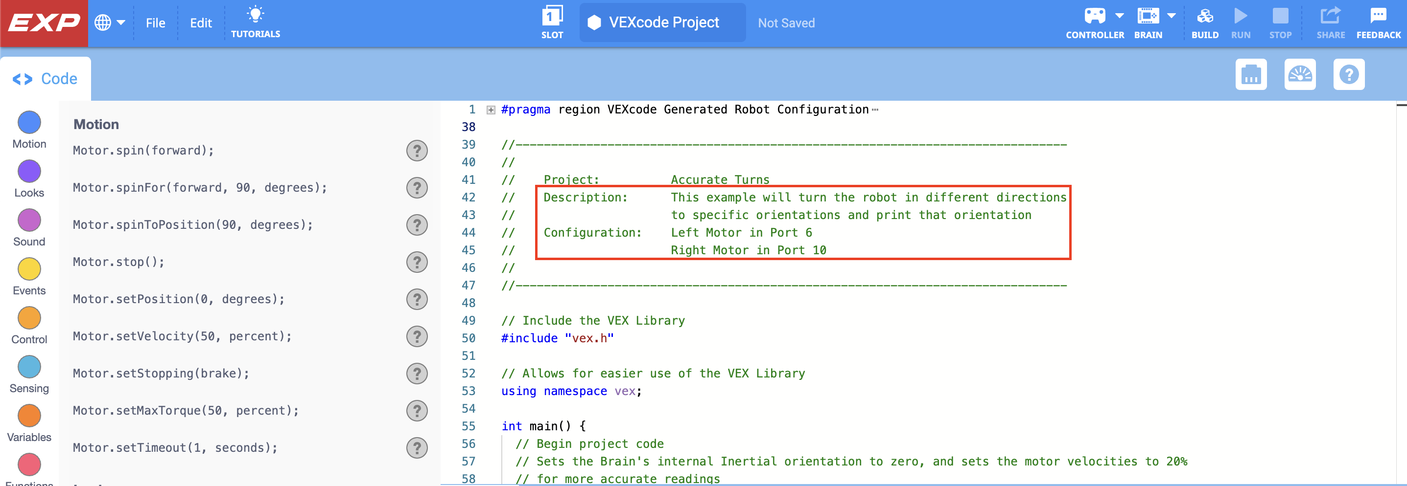 VEXcode EXP dengan proyek contoh Accurate Turns dibuka dan dengan bidang komentar Deskripsi dan Konfigurasinya disorot.