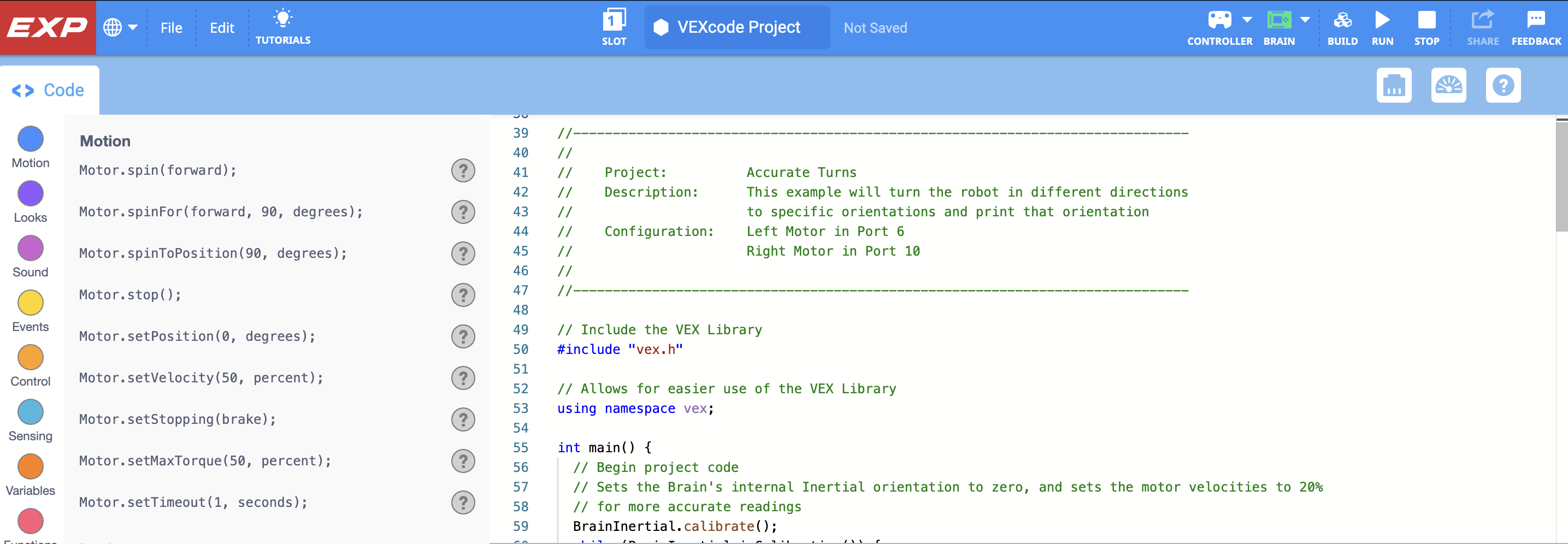 เปิด VEXcode EXP พร้อมโครงการตัวอย่าง Accurate Turns ซึ่งประกอบด้วยอุปกรณ์ที่กำหนดค่า คำอธิบายของโครงการ และโค้ด C++ ของโครงการ