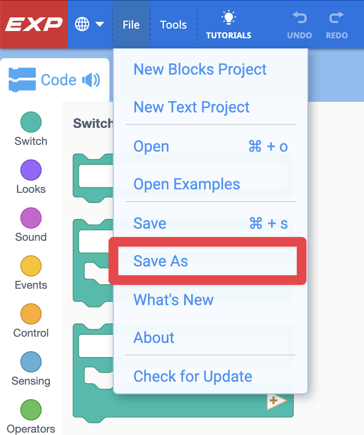 Pasek narzędzi VEXcode EXP z otwartym menu Plik i zaznaczoną opcją Zapisz jako. Zapisz jako to szósta opcja w menu, pod Nowy projekt bloków, Nowy projekt tekstowy, Otwórz, Otwórz przykłady i Zapisz.