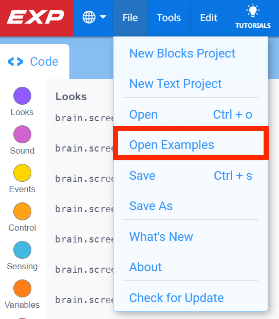 Barre d'outils VEXcode EXP avec le menu Fichier ouvert et l'option Ouvrir les exemples sélectionnée. « Ouvrir les exemples » est la quatrième option du menu, sous « Nouveau projet de blocs », « Nouveau projet de texte » et « Ouvrir ».