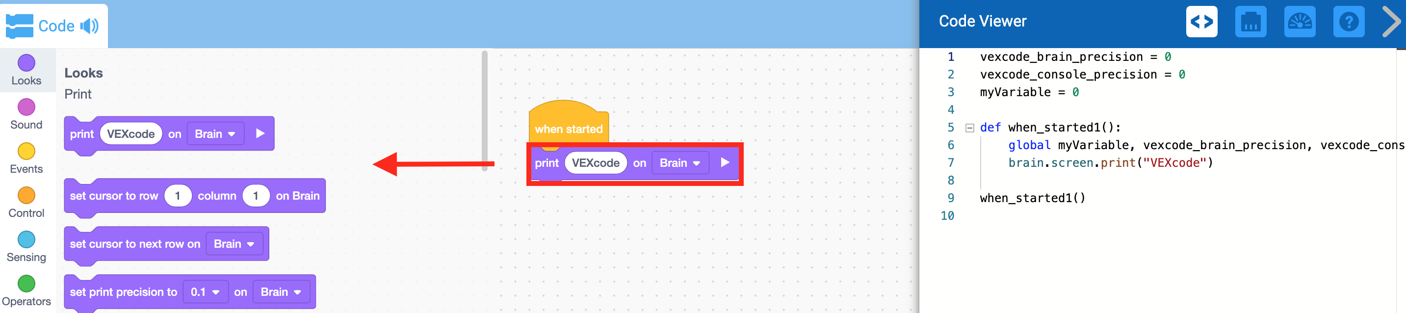 একই VEXcode EXP ব্লক প্রজেক্ট, এখন একটি তীরচিহ্ন সহ নির্দেশ করে যে প্রিন্ট ব্লকটি টুলবক্সে টেনে ফেলে দেওয়া উচিত।