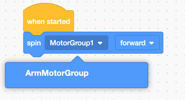 Der VEXcode EXP Spin-Block wird bei geöffnetem Motorgruppen-Dropdown-Menü angezeigt. Der neue Name der Motor Group wird im Menü angezeigt. In diesem Beispiel wird der Name ArmMotorGroup angezeigt.