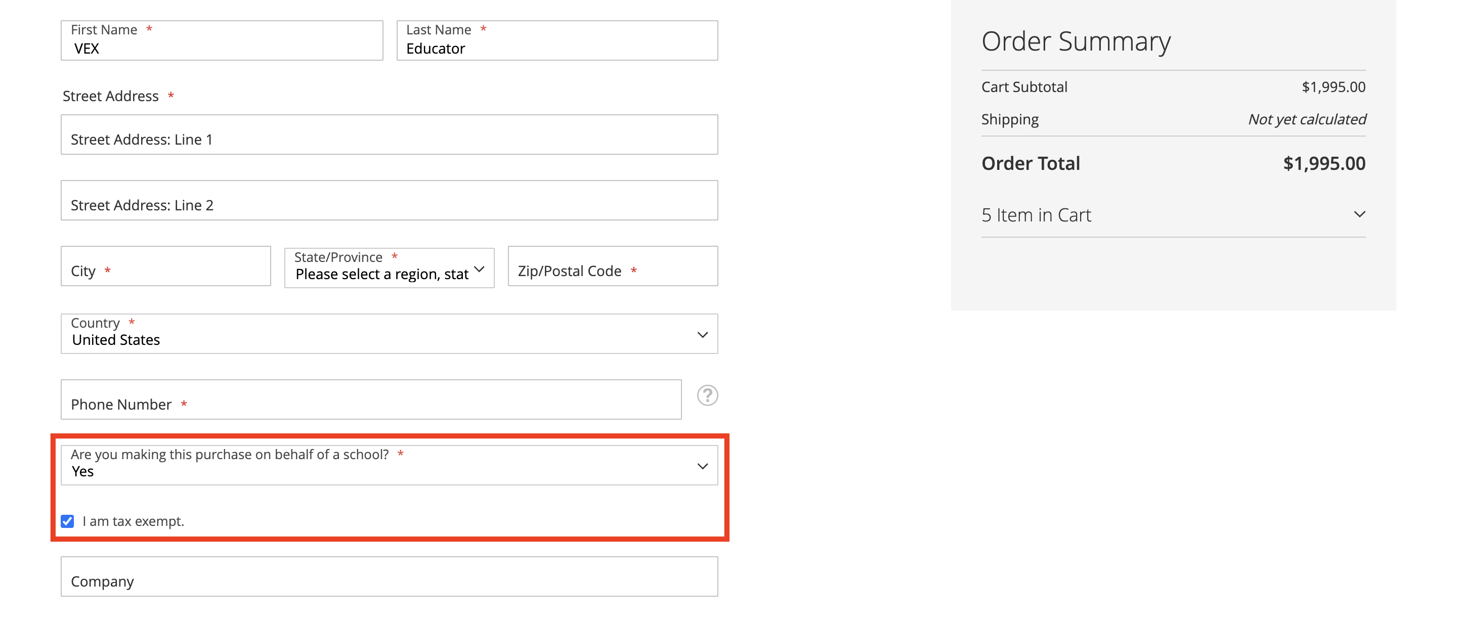 Captura de tela do processo de seleção de isenção de impostos em um formulário de pedido on-line, ilustrando opções para os clientes indicarem o status de isenção de impostos.