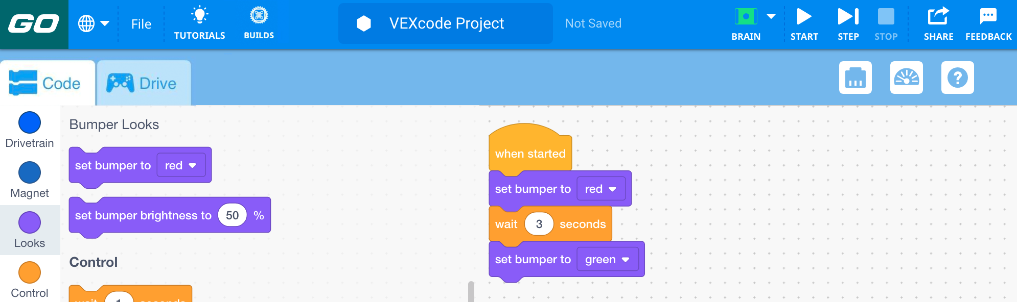 VEXcode GO-werkruimte met een verbonden Brain en een Blocks-project dat gebruikmaakt van de LED-bumper. Het project luidt: Wanneer gestart, bumper op rood zetten, 3 seconden wachten en ten slotte bumper op groen zetten.
