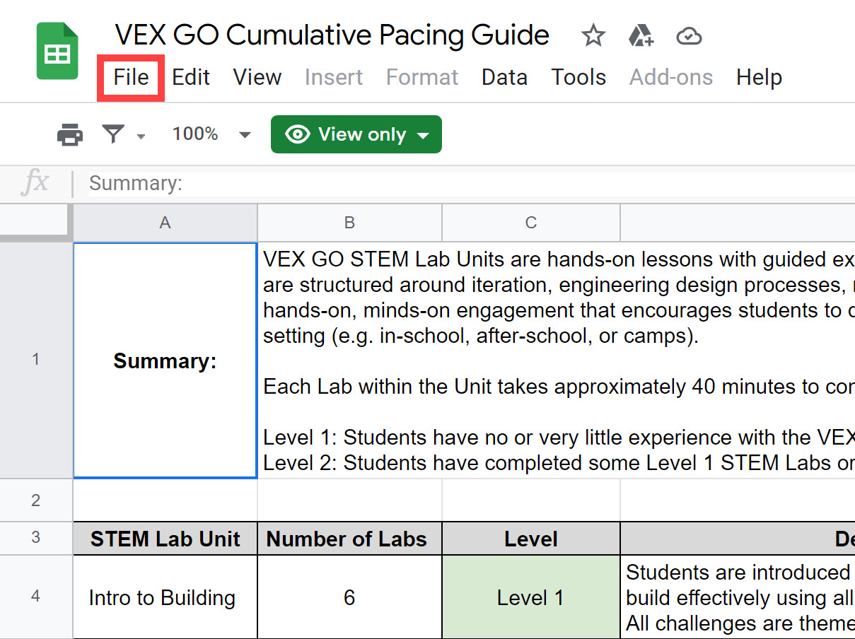 Google 시트에서 열린 VEX GO 누적 페이싱 가이드의 스크린샷. 도구 모음의 파일 버튼이 강조 표시되어 있어 다른 리소스도 다운로드하여 사용자 정의할 수 있음을 보여줍니다.