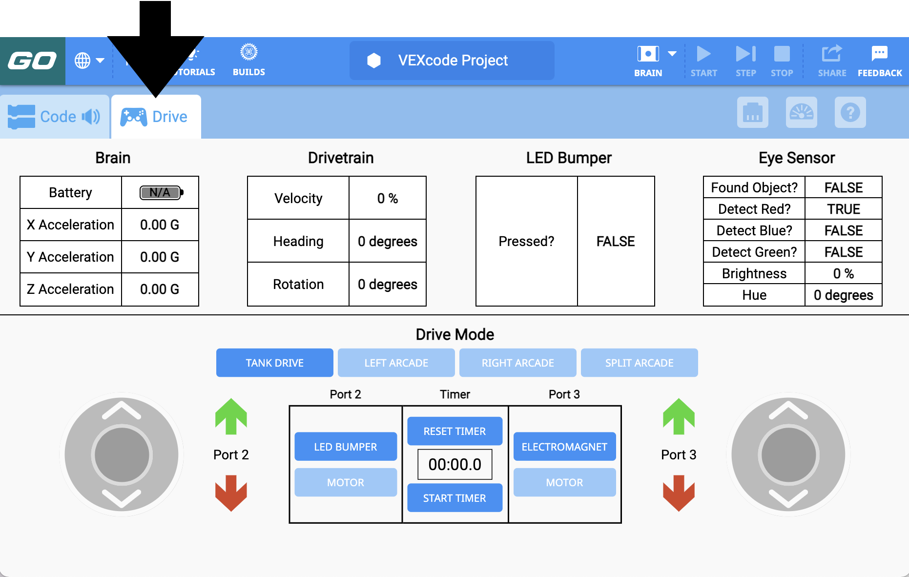 VEXcode GO dengan tab Drive disorot dengan panah dan di sebelah kanan tab Kode.