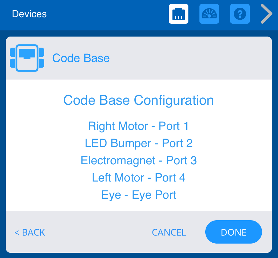 VEX GO-Gerätemenü, nachdem die Option „Codebasis“ ausgewählt wurde. Die Konfiguration der Codebasis wird aufgelistet, wobei jedes Gerät einem bestimmten Port am Brain entspricht. Die Geräteliste lautet „Rechter Motor in Port 1“, „LED-Stoßstange in Port 2“, „Elektromagnet in Port 3“, „Linker Motor in Port 4“ und schließlich „Auge in Augenport“.