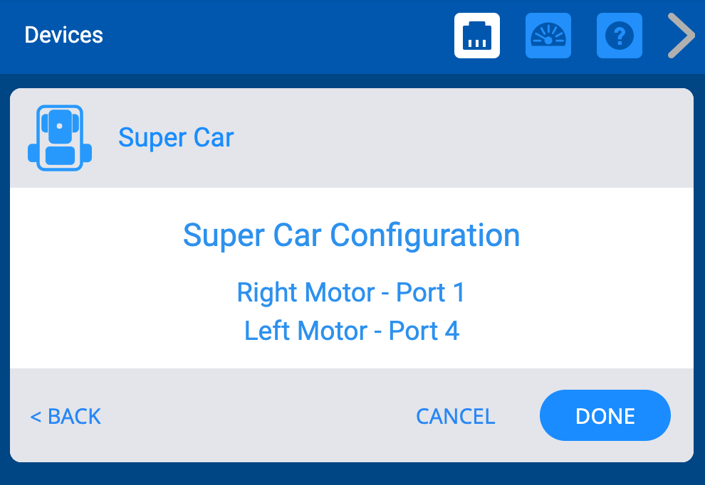 Menu des appareils VEX GO après avoir sélectionné l'option Super Car. La configuration de la Super Car est répertoriée, chaque appareil correspondant à un port spécifique du Brain. La liste des périphériques indique le moteur droit dans le port 1 et le moteur gauche dans le port 4.