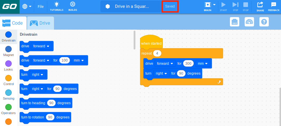 Toolbar VEXcode GO dengan bidang nama proyek diubah menjadi Drive in a Square. Label di sebelah kanan disorot dan bertuliskan Tersimpan.