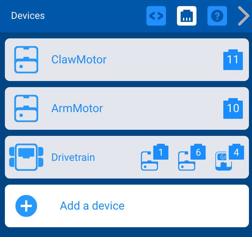 VEXcode IQ ierīču izvēlne ar atvērtu veidnes projektu un iepriekš konfigurētām ierīcēm. Šajā piemērā divi motori ar nosaukumu ClawMotor un ArmMotor ir piešķirti 11. un 10. portam, bet divu motoru piedziņas sistēma ar žiroskopu ir piešķirta 1., 6. un 4. portam.