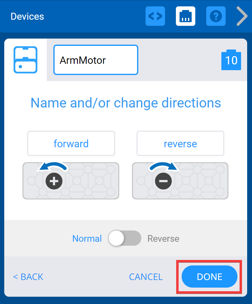 スマート ポートを選択し、モーターの名前を変更した後の VEXcode IQ デバイス メニュー。 以下では、「完了」ボタンが強調表示されています。