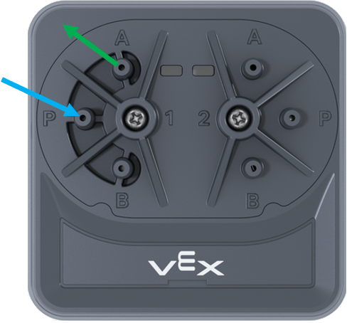 VEX IQ न्यूमेटिक्स प्रणाली के घटकों और सेटअप को दर्शाने वाला आरेख, शैक्षिक रोबोटिक्स परियोजनाओं के लिए कनेक्शन और कॉन्फ़िगरेशन को प्रदर्शित करता है।