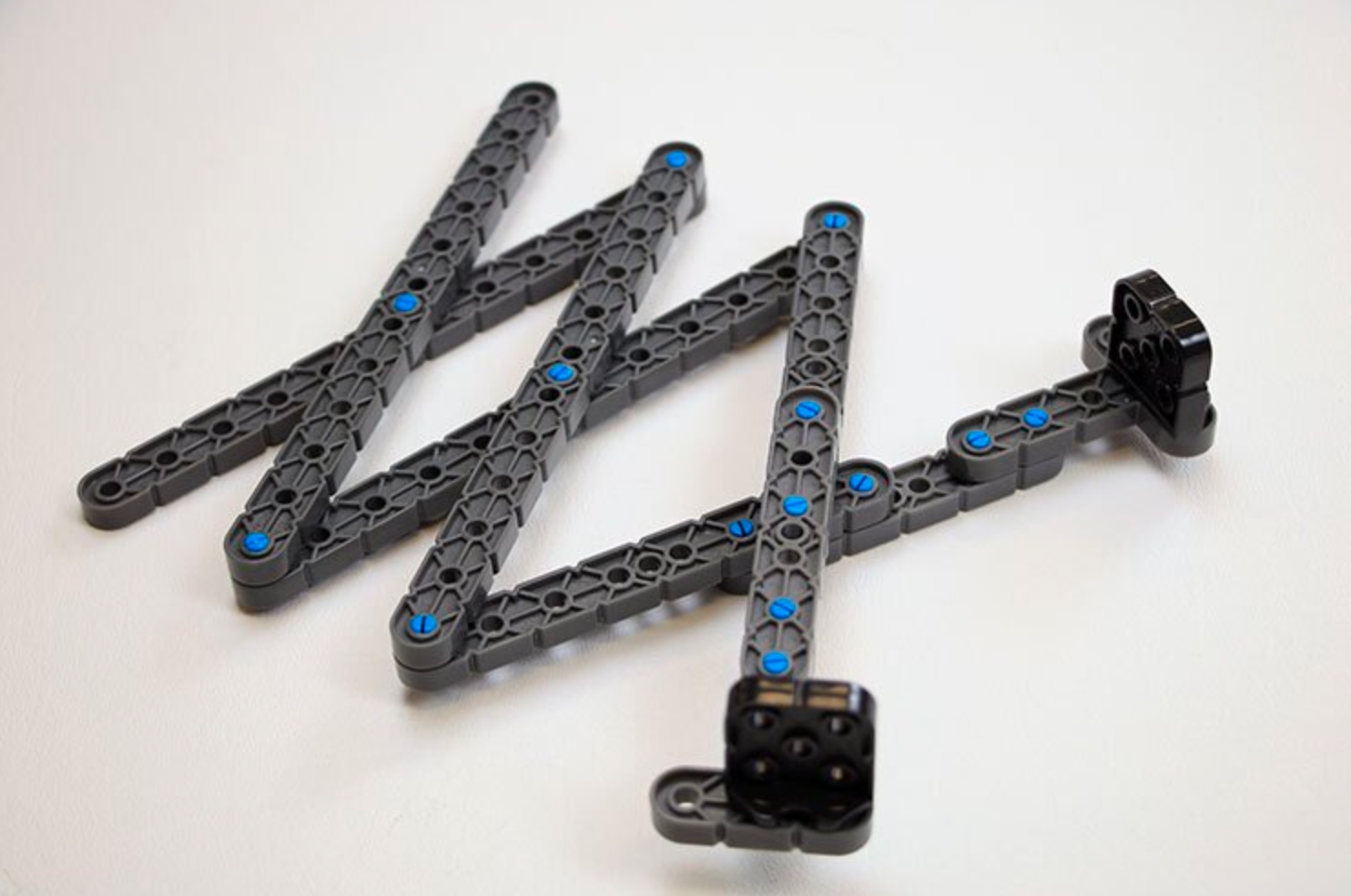 Schrägansicht des Grabber-Builds (1. Generation).