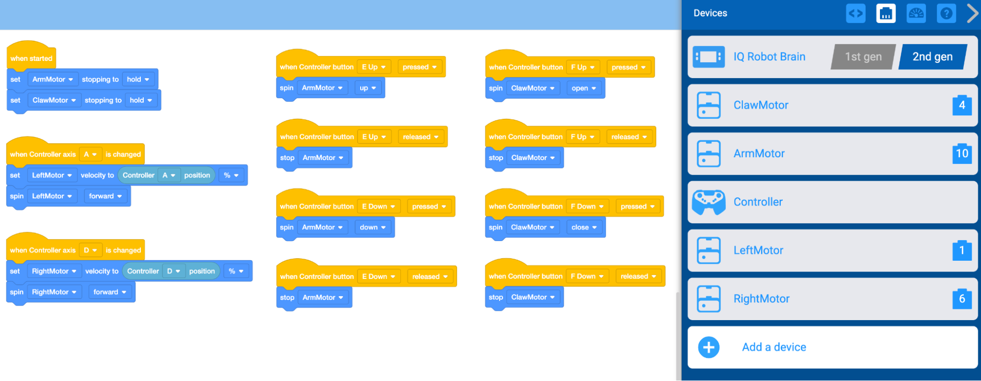 VEXcode IQ Workspace พร้อมโครงการบล็อกตัวเลือก 3 เปิดอยู่ โครงการนี้ประกอบด้วยบล็อกสแต็กเล็ก 11 สแต็กและมีอุปกรณ์ที่กำหนดค่าไว้ เมนูอุปกรณ์จะเปิดขึ้นด้านข้างและแสดงรายการอุปกรณ์ต่อไปนี้: IQ 2nd gen Brain, ClawMotor บนพอร์ต 4, ArmMotor บนพอร์ต 10, Controller, LeftMotor บนพอร์ต 1 และ RightMotor บนพอร์ต 6 สุดท้ายมีบล็อกสแต็กเล็ก 11 สแต็กที่ทำหน้าที่จัดการอินพุตของตัวควบคุม สแต็กแรกอ่านว่า เมื่อเริ่มต้น ให้ตั้งค่า ArmMotor ให้หยุดเพื่อคงสถานะเดิม จากนั้นตั้งค่า ClawMotor ให้หยุดเพื่อคงสถานะเดิม สแต็กที่สองอ่านว่า เมื่อแกนควบคุม A มีการเปลี่ยนแปลง ให้ตั้งความเร็วของ LeftMotor ไปที่ตำแหน่งตัวควบคุม A เป็น % จากนั้นหมุน LeftMotor ไปข้างหน้า สแต็กที่สามอ่านว่า เมื่อมีการเปลี่ยนแปลงตัวควบคุม D ให้ตั้งค่าความเร็วของ RightMotor ไปที่ตำแหน่งตัวควบคุม D เป็น % จากนั้นหมุน RightMotor ไปข้างหน้า สแต็กที่สี่อ่านว่า เมื่อกดปุ่มควบคุม E ขึ้น ให้หมุน ArmMotor ขึ้น สแต็กที่ห้าอ่านว่า เมื่อปล่อยปุ่มควบคุม E ขึ้น ให้หยุด ArmMotor สแต็กที่ 6 อ่านว่า เมื่อกดปุ่มควบคุม E ลง ให้หมุน ArmMotor ลง สแต็กที่เจ็ดอ่านว่า เมื่อปล่อยปุ่มควบคุม E ลง ArmMotor จะหยุด สแต็กที่แปดอ่านว่า เมื่อกดปุ่มควบคุม F ขึ้น ให้หมุน ClawMotor เปิด สแต็กที่เก้าอ่านว่า เมื่อปล่อยปุ่มควบคุม F ขึ้น ClawMotor จะหยุด สแต็กที่สิบอ่านว่า เมื่อกดปุ่มควบคุม F ลง ให้หมุน ClawMotor ปิด สแต็กที่สิบเอ็ดและสแต็กสุดท้ายอ่านว่า เมื่อปล่อยปุ่ม F ของคอนโทรลเลอร์ลง ClawMotor จะหยุด