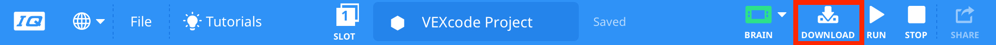 „VEXcode IQ“ įrankių juosta su paryškinta atsisiuntimo piktograma tarp smegenų ir vykdymo piktogramų.