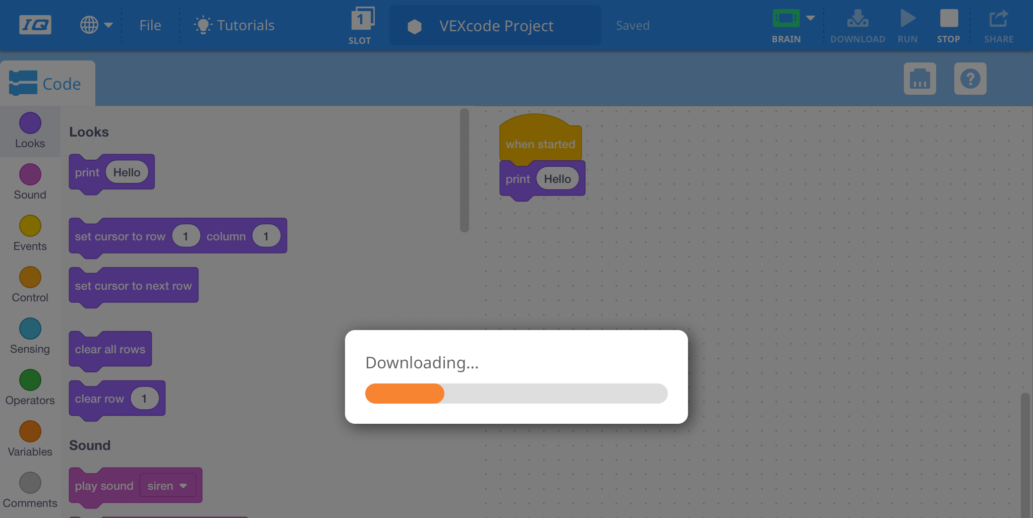 VEXcode IQ met de downloadprompt en de voortgangsbalk weergegeven.