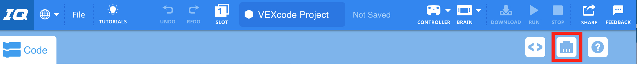 VEXcode IQ Toolbar mit hervorgehobenem Gerätesymbol zwischen dem Code Viewer und dem Hilfesymbol.