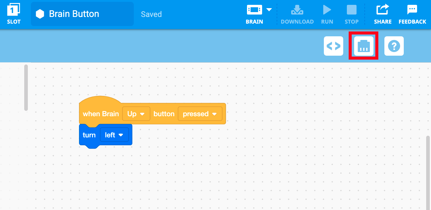 VEXcode IQ مع مشروع الجيل الأول في مساحة العمل. يتم تسليط الضوء على أيقونة الأجهزة بين عارض التعليمات وأيقونات المساعدة.