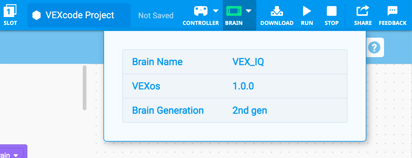 VEXcode IQ のツールバーに緑色の Brain アイコンが表示され、Brain のファームウェアが最新であることを示します。 Brain ドロップダウン メニューが開き、VEXos バージョンが表示されますが、その横に [更新] ボタンはありません。