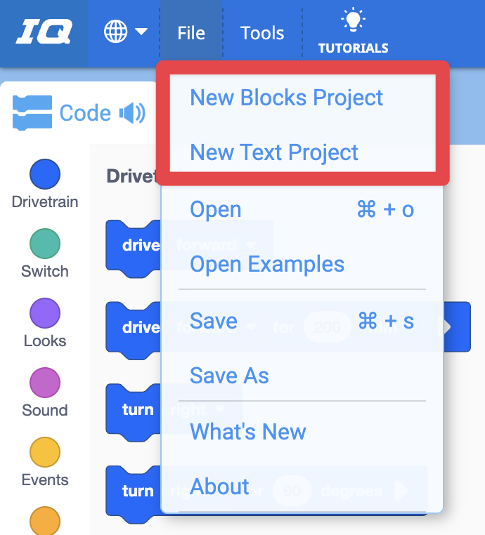 Pasek narzędzi VEXcode IQ z otwartym menu Plik i zaznaczonymi opcjami Nowy projekt bloków i Nowy projekt tekstowy. Nowe projekty bloków i nowe projekty tekstowe to dwie pierwsze opcje w menu.