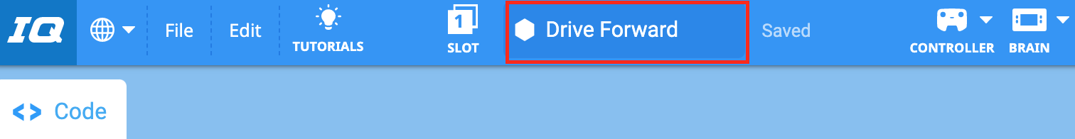 شريط أدوات VEXcode IQ مع حقل اسم المشروع المميز وتغييره إلى Drive Forward.