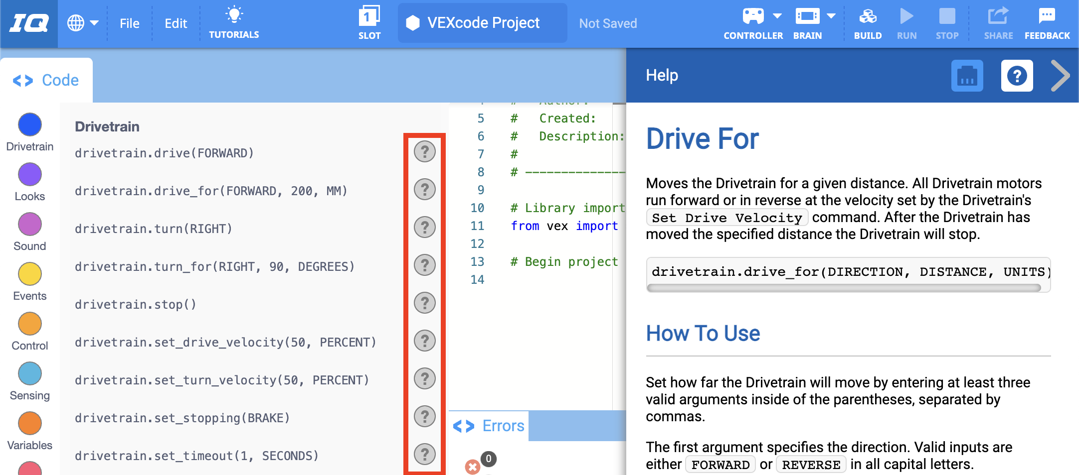 กล่องเครื่องมือ VEXcode IQ Python พร้อมไอคอนวิธีใช้ที่ไฮไลต์ไว้ถัดจากคำสั่งแต่ละคำสั่งที่แสดงในกล่องเครื่องมือ ซึ่งระบุว่าคำสั่งแต่ละคำสั่งจะมีข้อมูลวิธีใช้ของตัวเอง