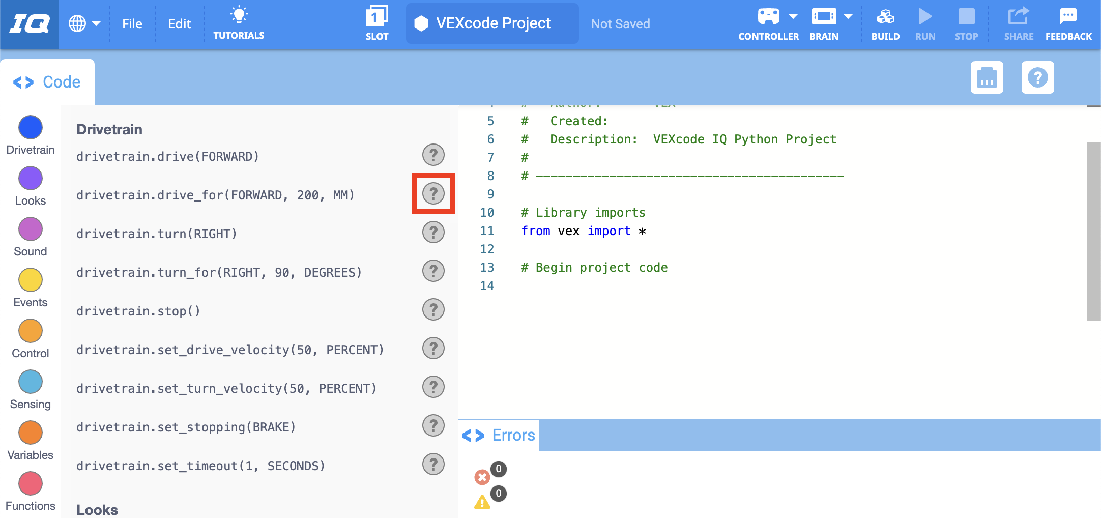 A VEXcode IQ Python eszközkészlet a Drive for parancs melletti Súgó ikonnal kiemelve.