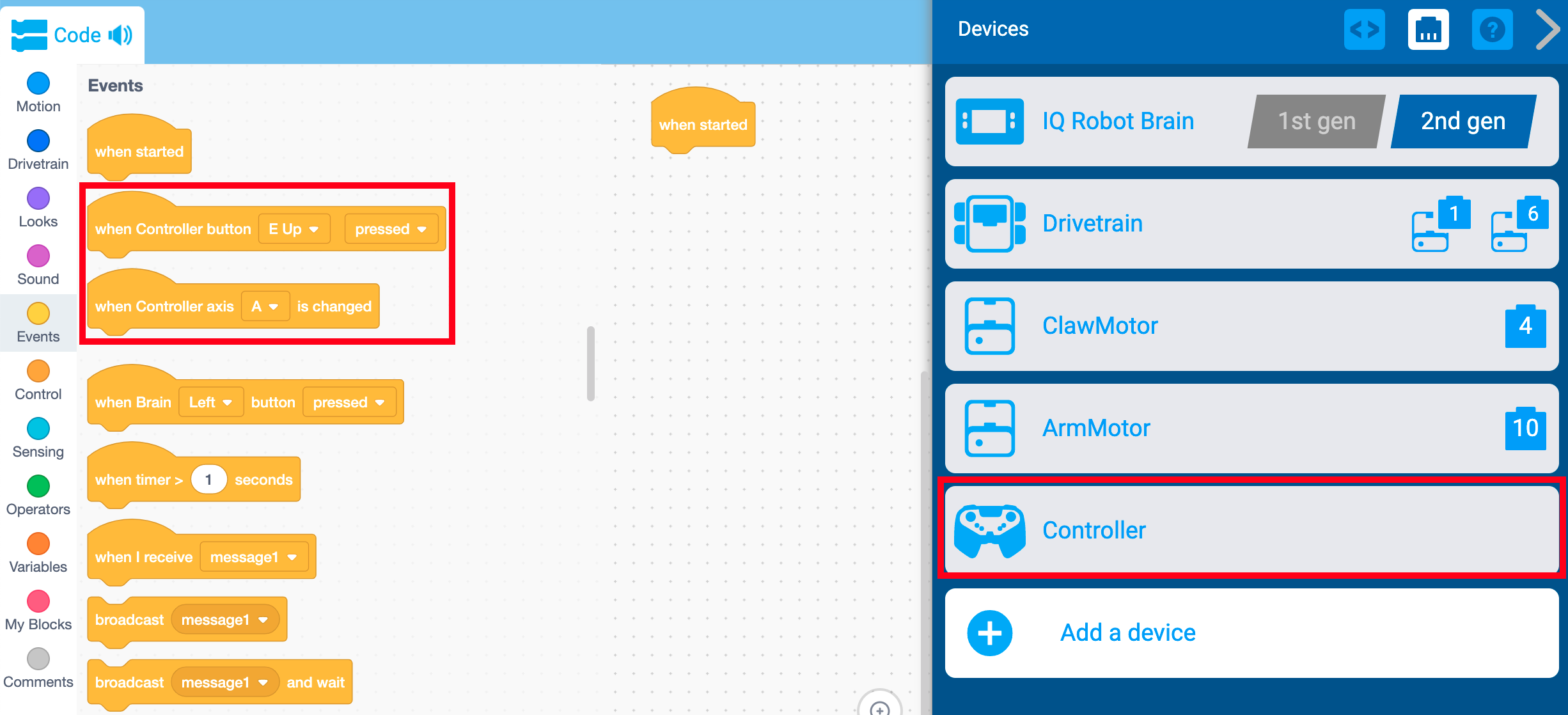 Menú de dispositivos VEXcode IQ con el controlador previamente añadido resaltado. También se muestra la caja de herramientas de bloques y se resaltan dos bloques de eventos específicos del controlador.